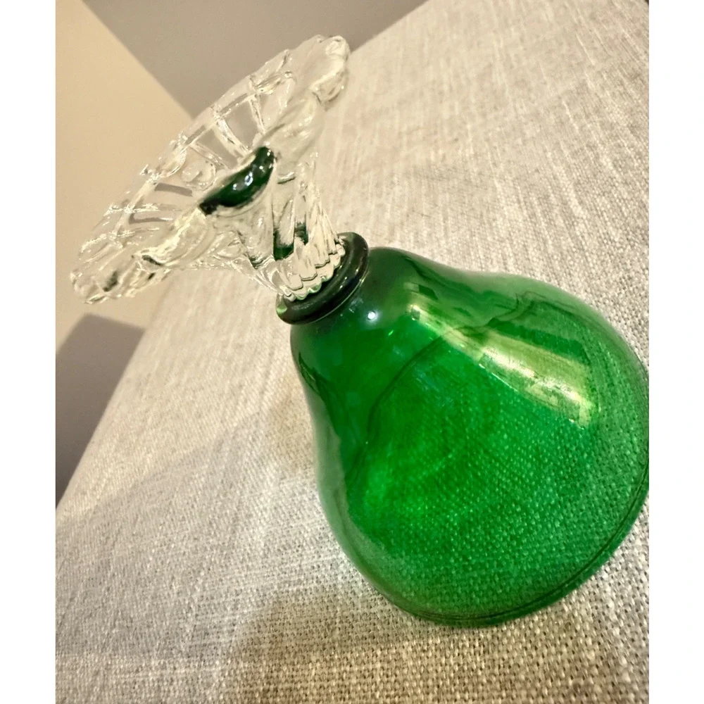 🌿 Vintage Green Glass Goblet Cup – Clear Decorative Pedestal Foot 🌿